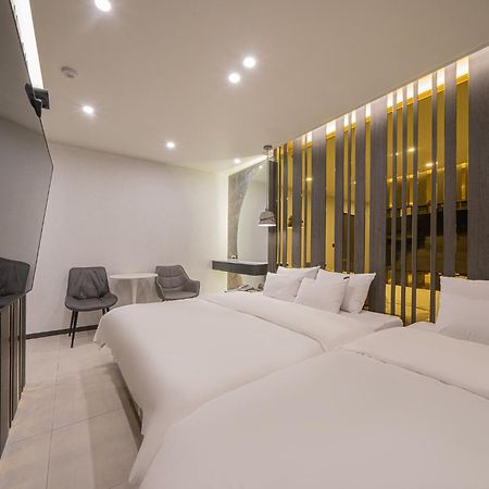 Brown Dot Hotel Sinan Gwangju Metropolitan City Buitenkant foto