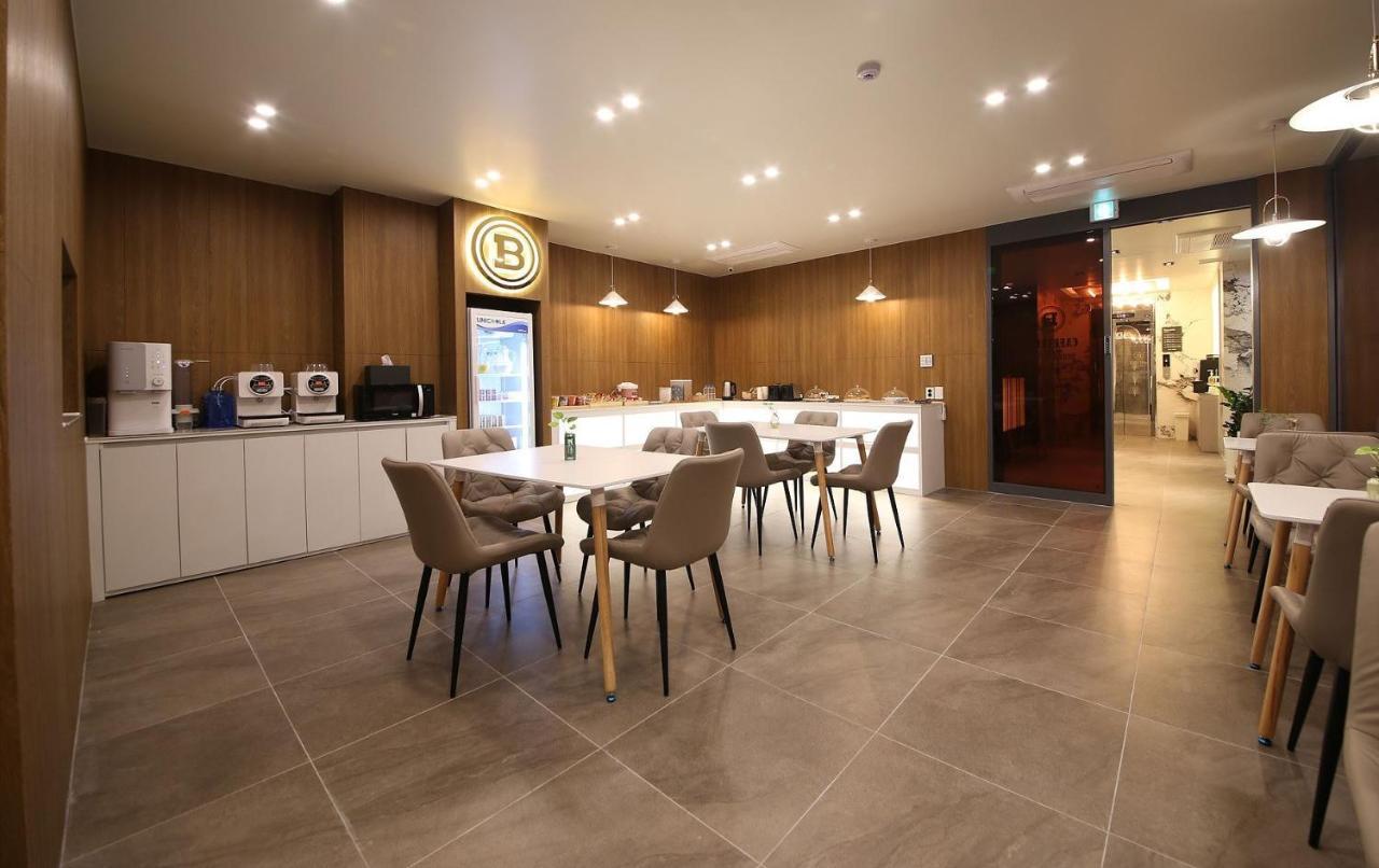 Brown Dot Hotel Sinan Gwangju Metropolitan City Buitenkant foto