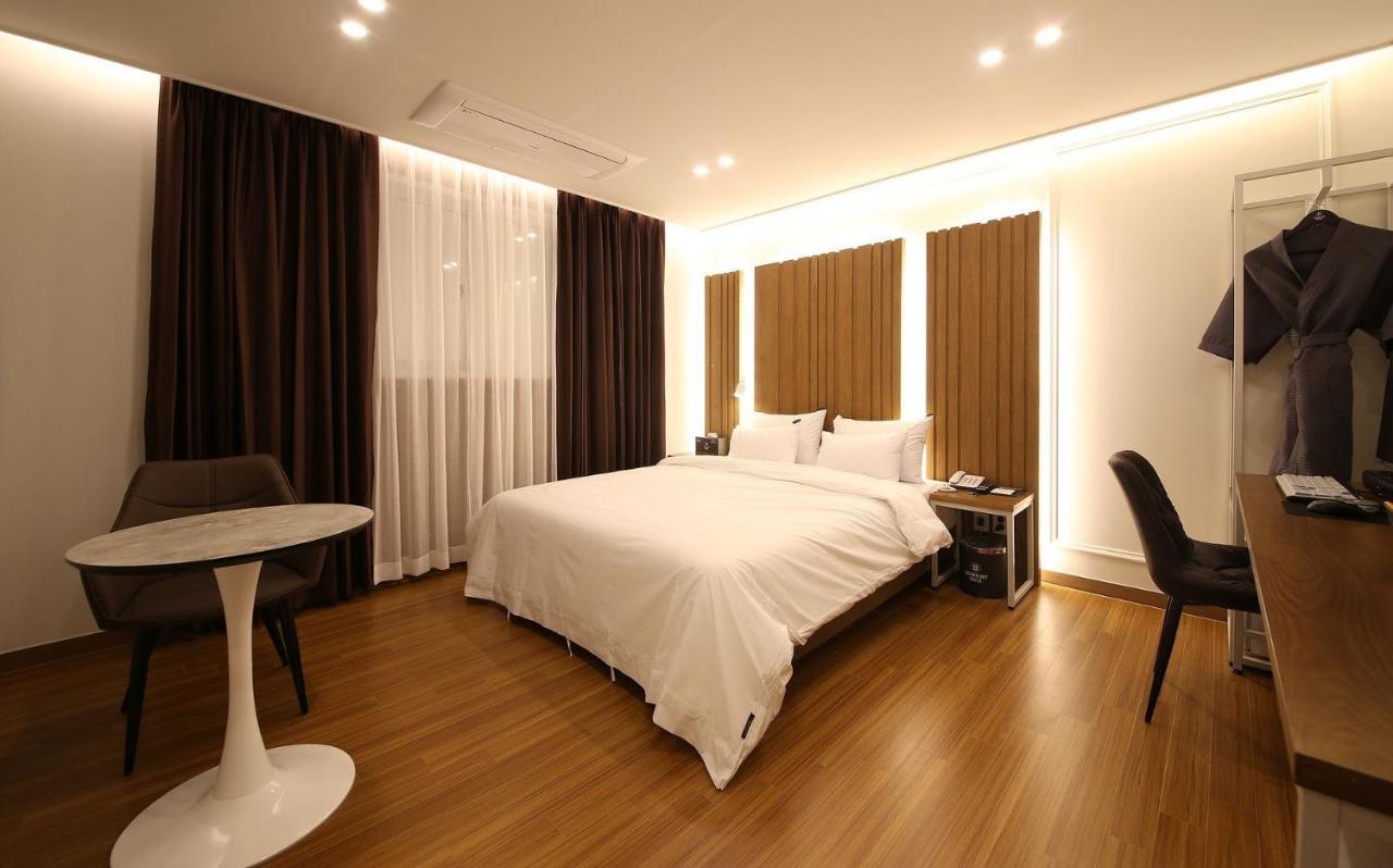 Brown Dot Hotel Sinan Gwangju Metropolitan City Buitenkant foto