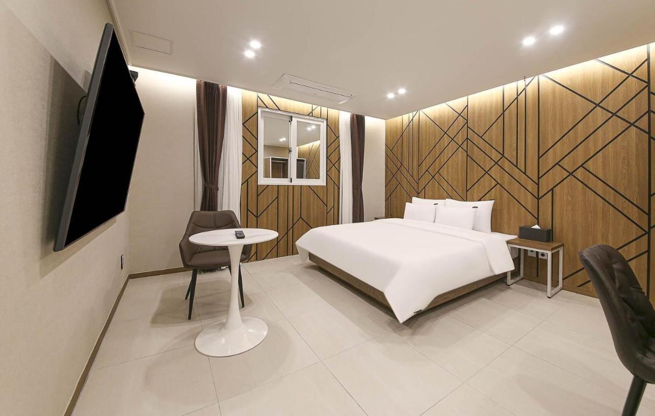 Brown Dot Hotel Sinan Gwangju Metropolitan City Buitenkant foto