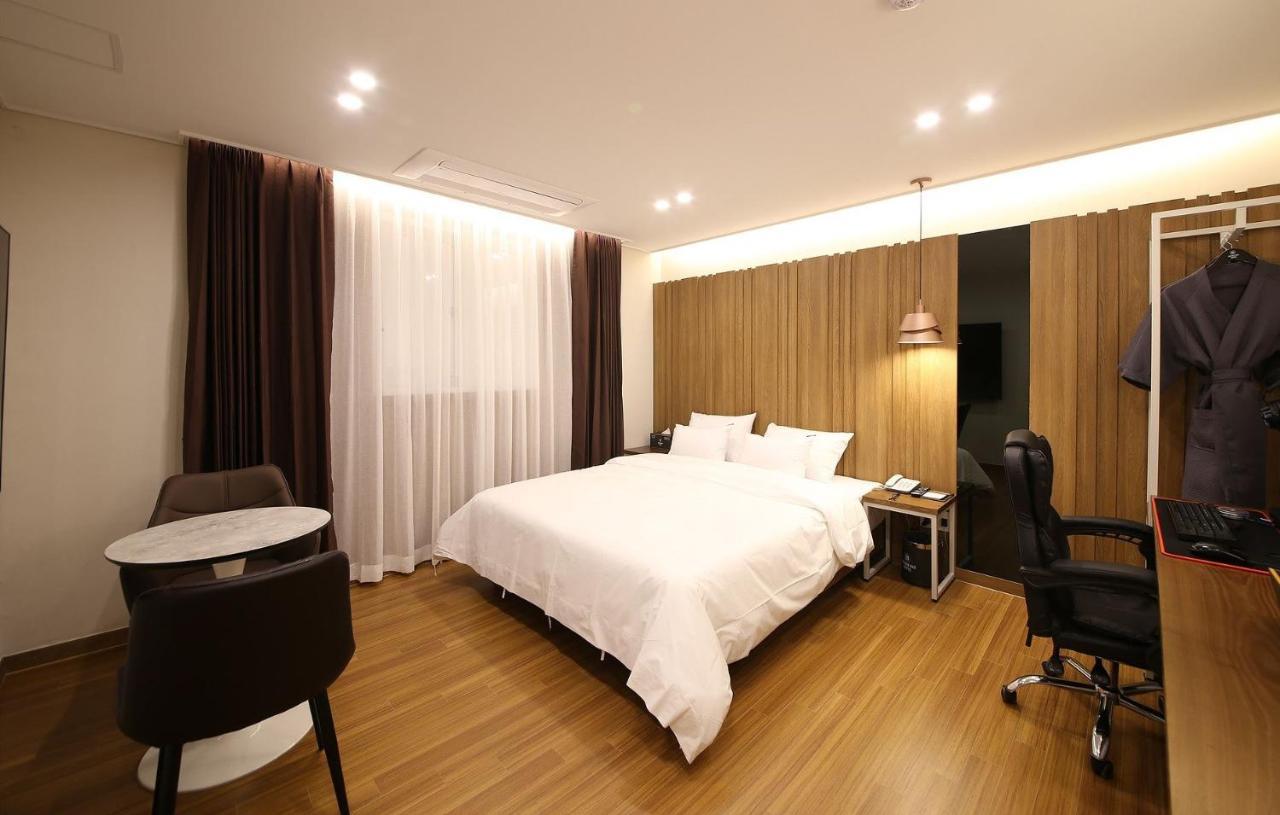 Brown Dot Hotel Sinan Gwangju Metropolitan City Buitenkant foto