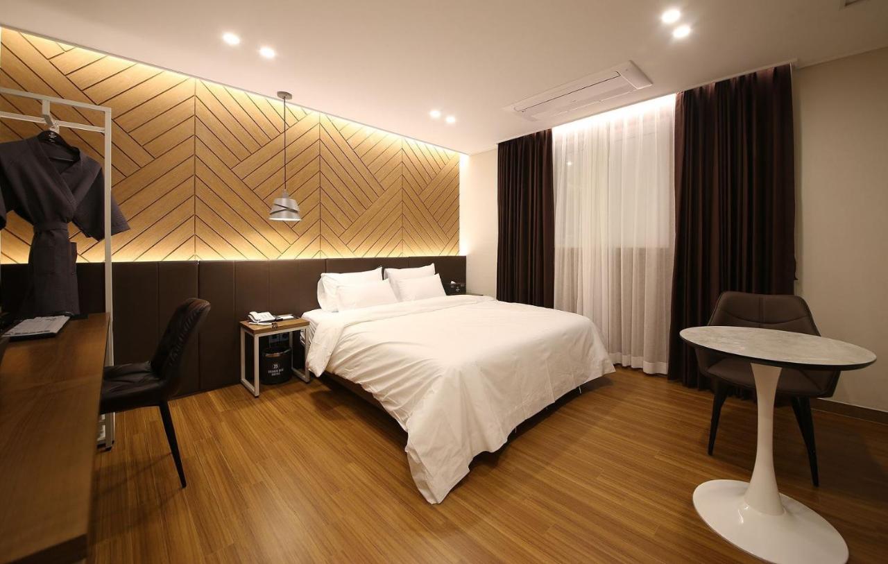 Brown Dot Hotel Sinan Gwangju Metropolitan City Buitenkant foto