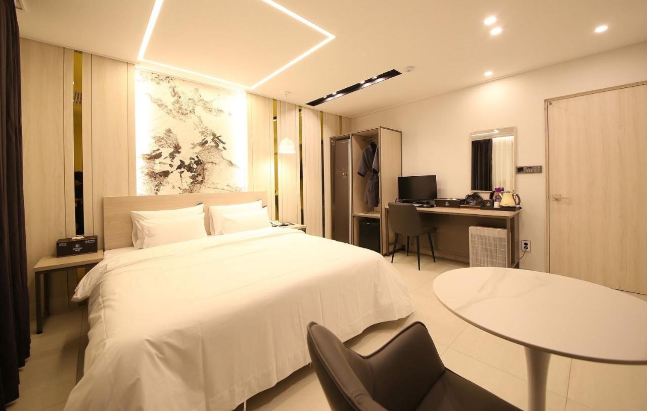 Brown Dot Hotel Sinan Gwangju Metropolitan City Buitenkant foto