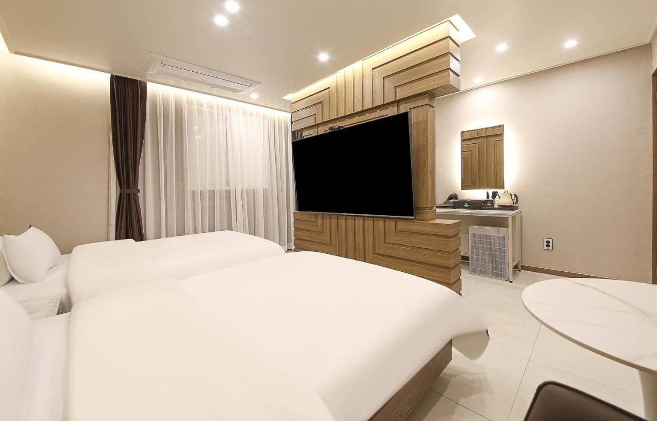 Brown Dot Hotel Sinan Gwangju Metropolitan City Buitenkant foto