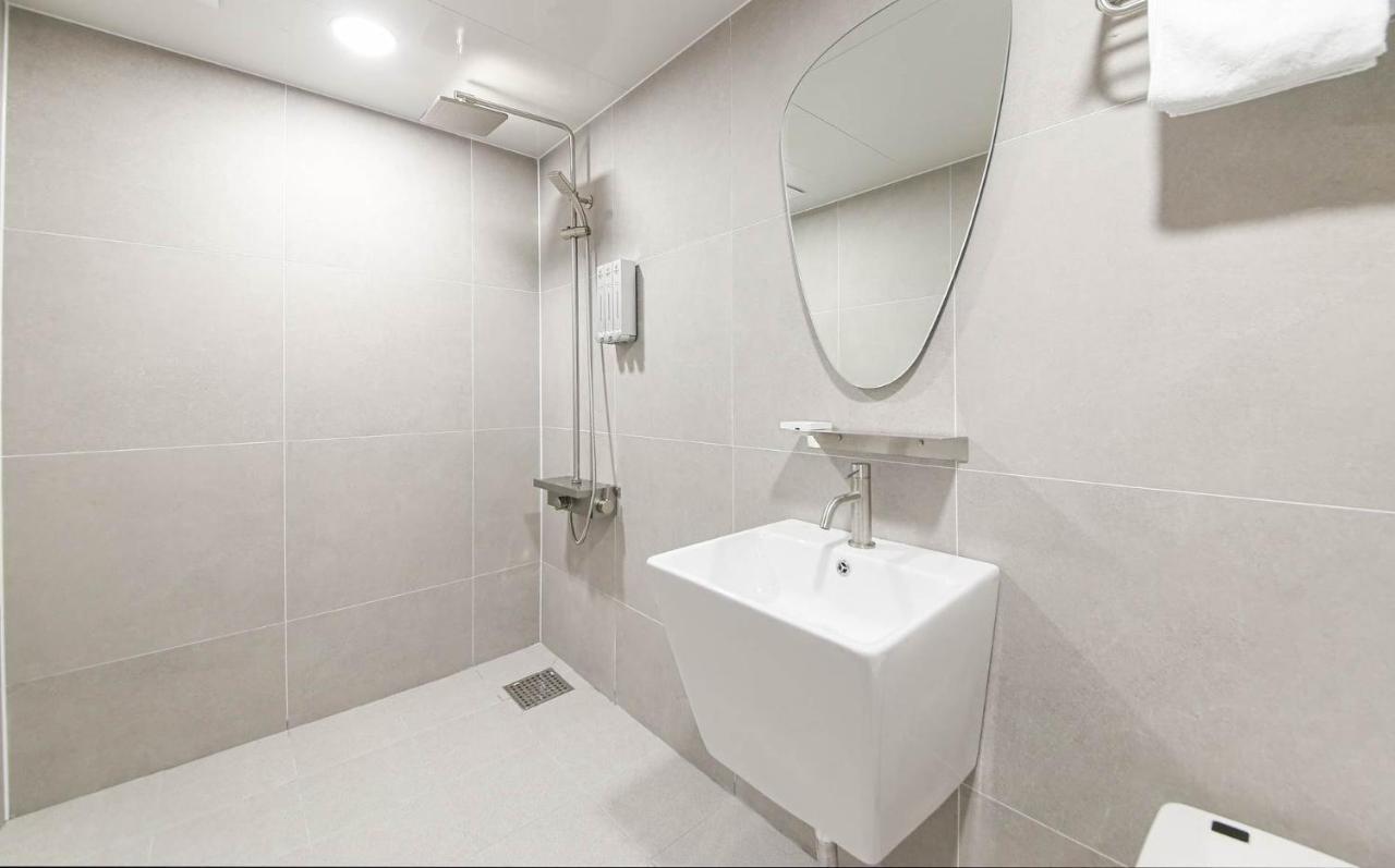 Brown Dot Hotel Sinan Gwangju Metropolitan City Buitenkant foto