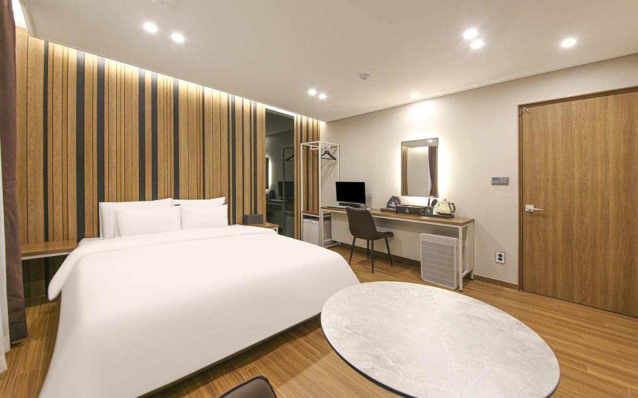 Brown Dot Hotel Sinan Gwangju Metropolitan City Buitenkant foto