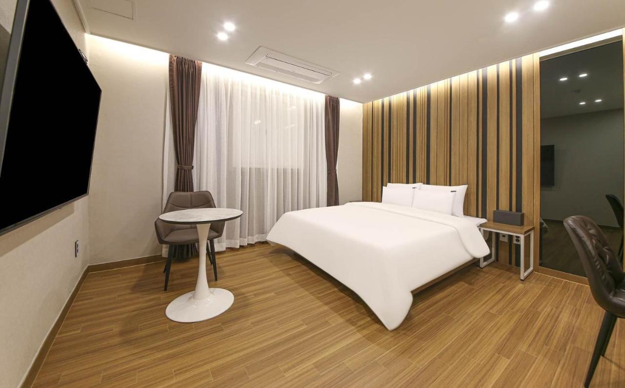 Brown Dot Hotel Sinan Gwangju Metropolitan City Buitenkant foto