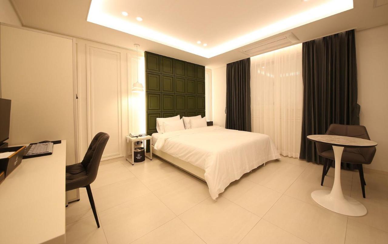 Brown Dot Hotel Sinan Gwangju Metropolitan City Buitenkant foto