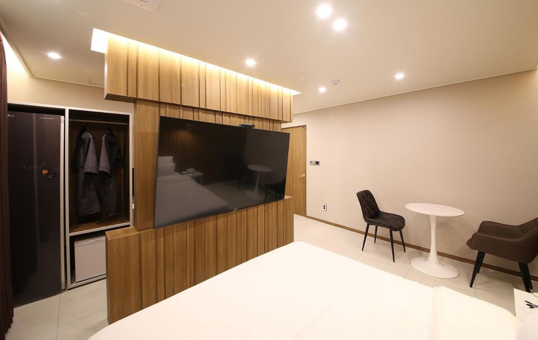 Brown Dot Hotel Sinan Gwangju Metropolitan City Buitenkant foto
