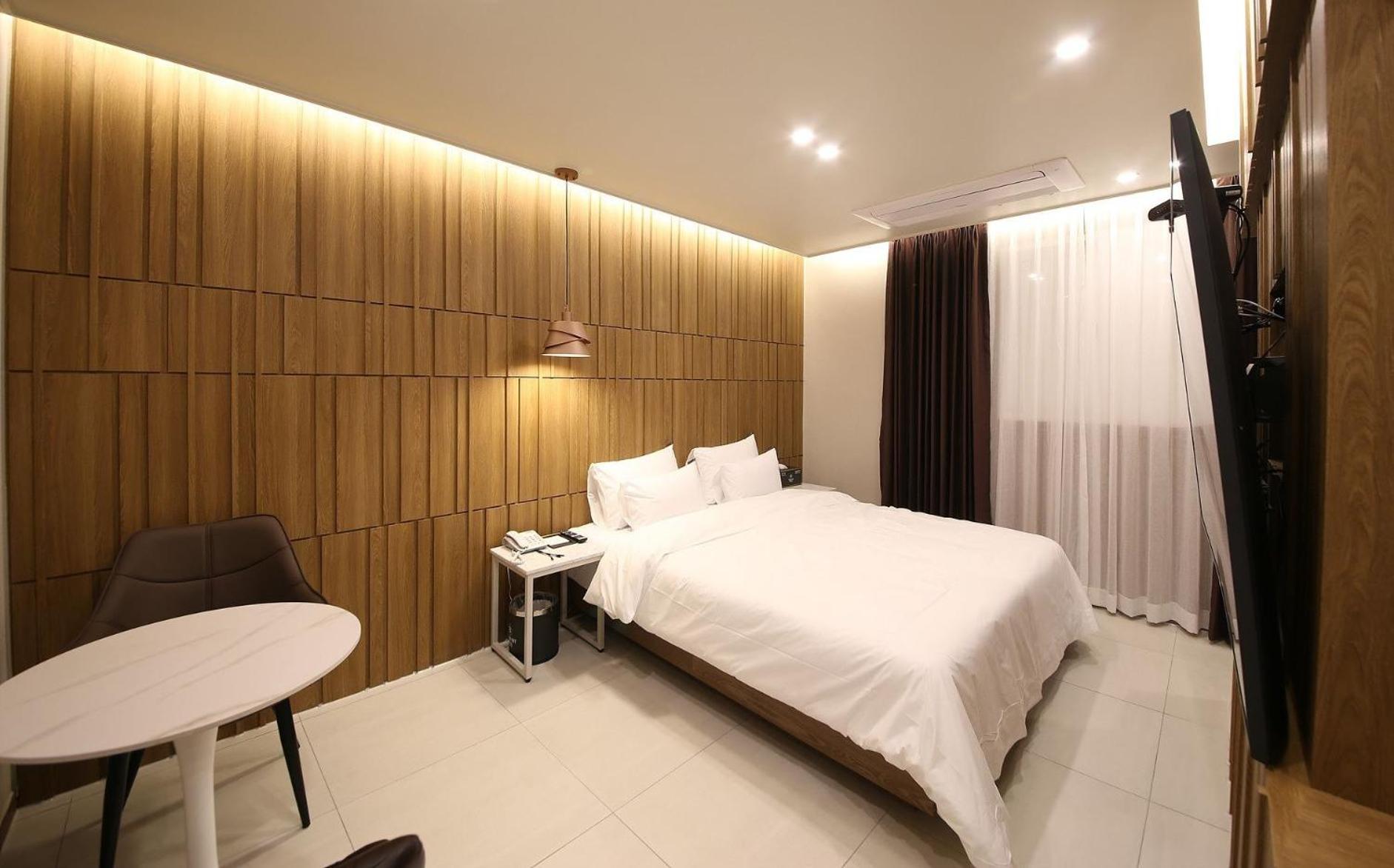 Brown Dot Hotel Sinan Gwangju Metropolitan City Buitenkant foto