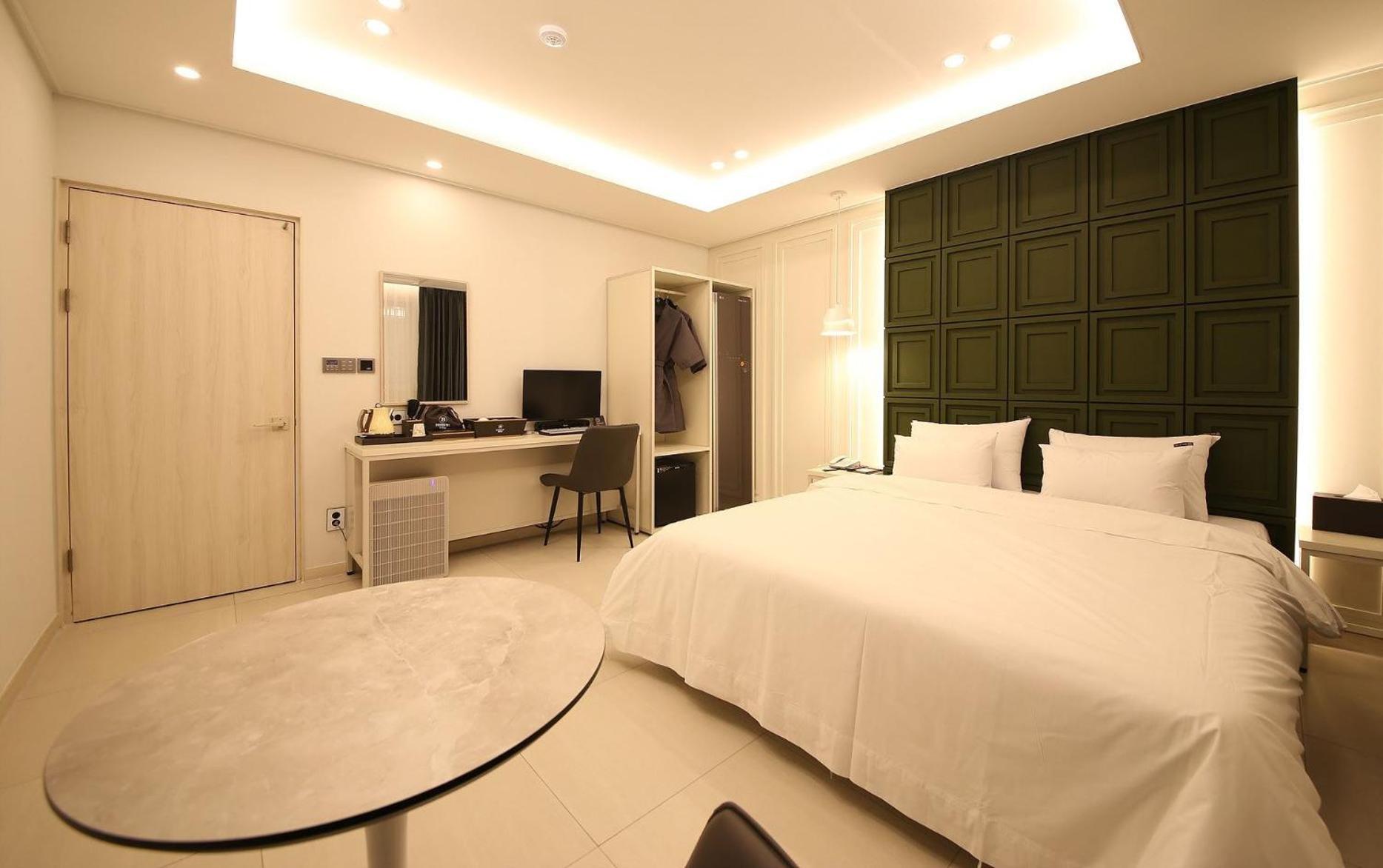 Brown Dot Hotel Sinan Gwangju Metropolitan City Buitenkant foto