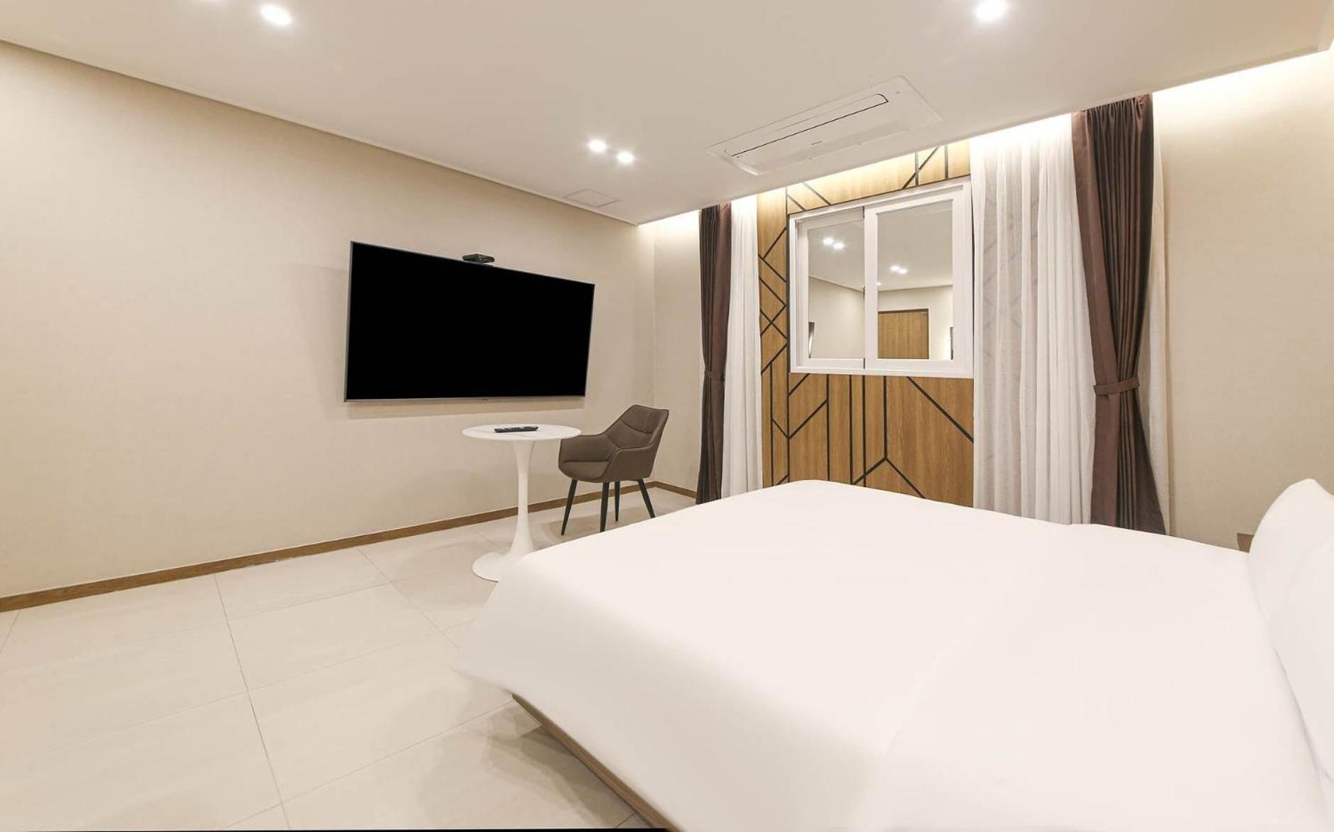 Brown Dot Hotel Sinan Gwangju Metropolitan City Buitenkant foto