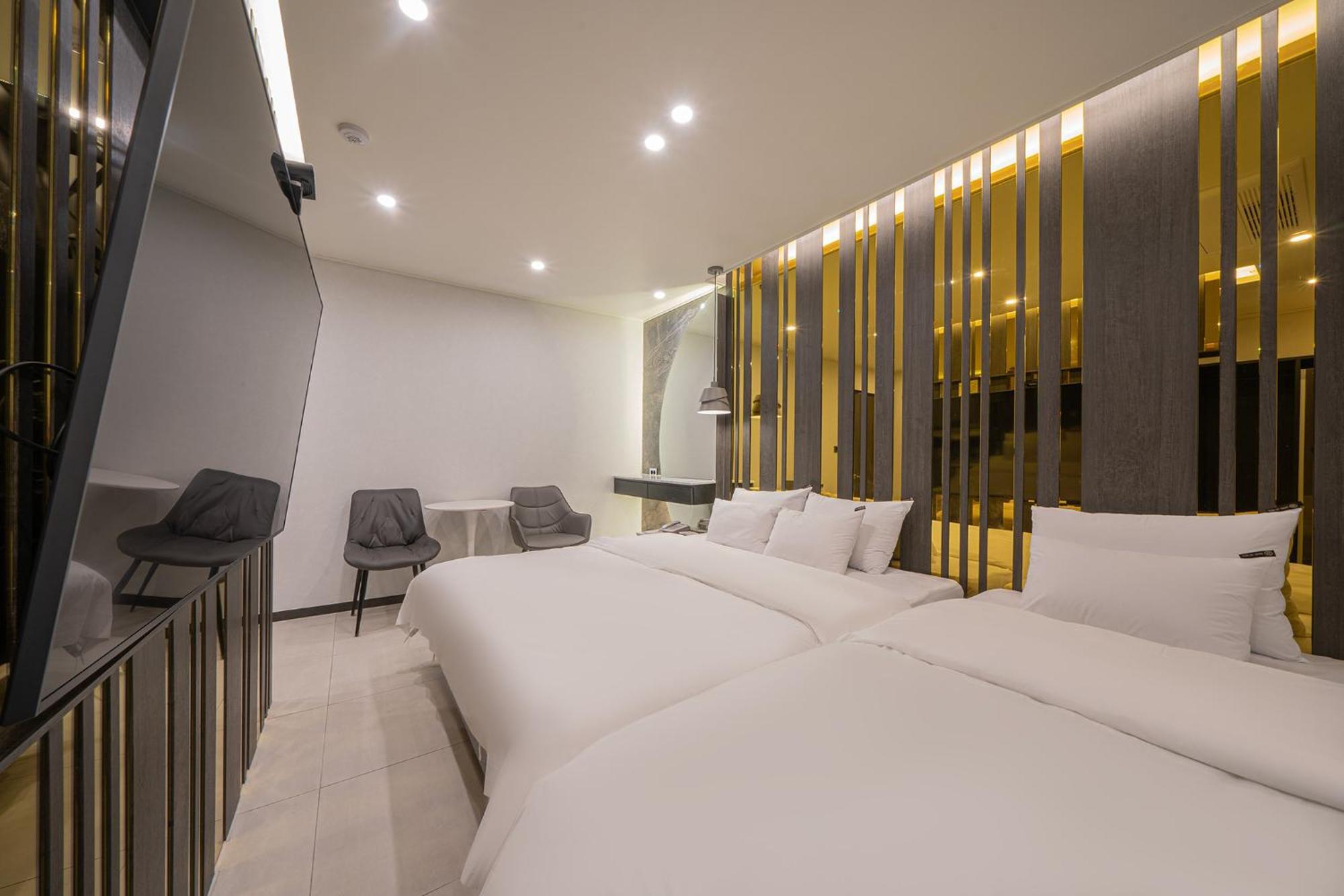 Brown Dot Hotel Sinan Gwangju Metropolitan City Buitenkant foto